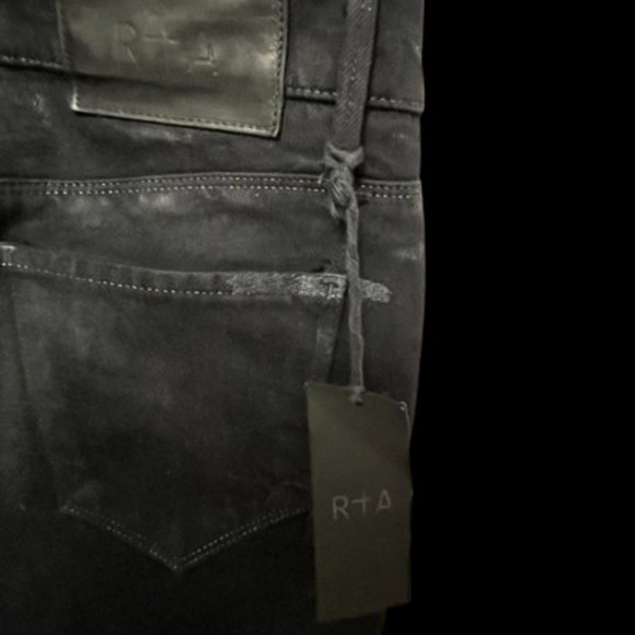 RtA DENIS JEAN | BLACK LOGO - Picture 5 of 6